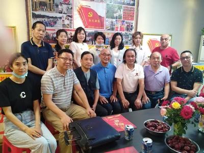 湖北省古玩和藝術品商會與《紅色映像》革命老區行開展文化交流活動